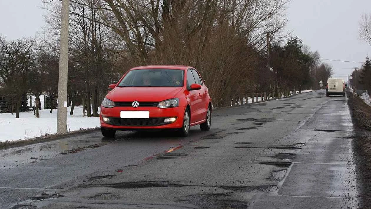 Jak na nahlášení škodní události po poškození auta výmolem?